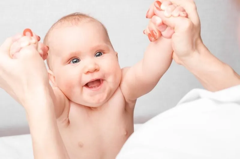 Jak osteopatia pediatryczna może wspomagać rozwój dziecka?