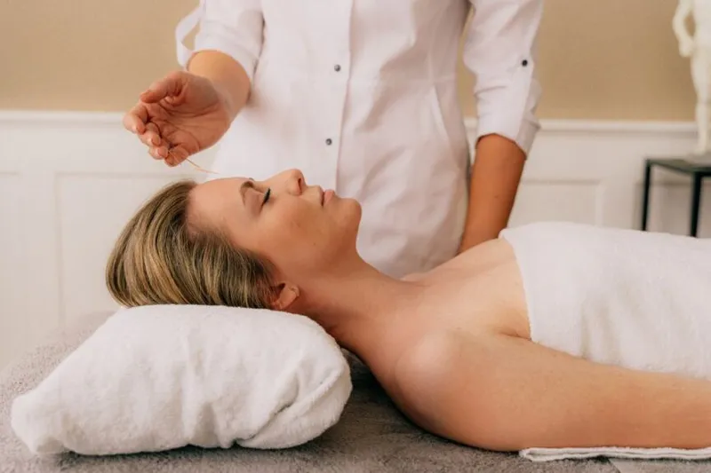 Naturopatia i TCM w nowoczesnej rehabilitacji – co oferujemy w Renort Gabinety Medyczne?