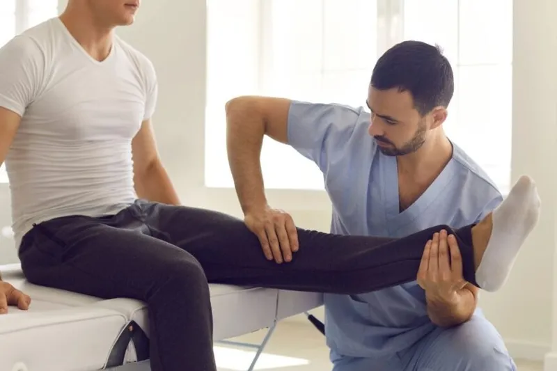 Rehabilitacja, fizjoterapia i osteopatia: Różnice i korzyści dla pacjentów