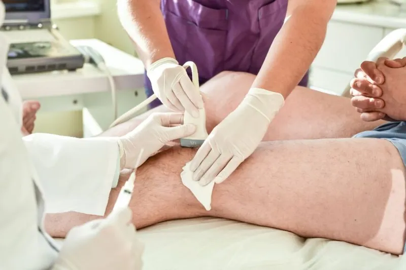 Specjalistyczne zabiegi pod kontrolą USG: Precyzja i bezpieczeństwo w nowoczesnej medycynie